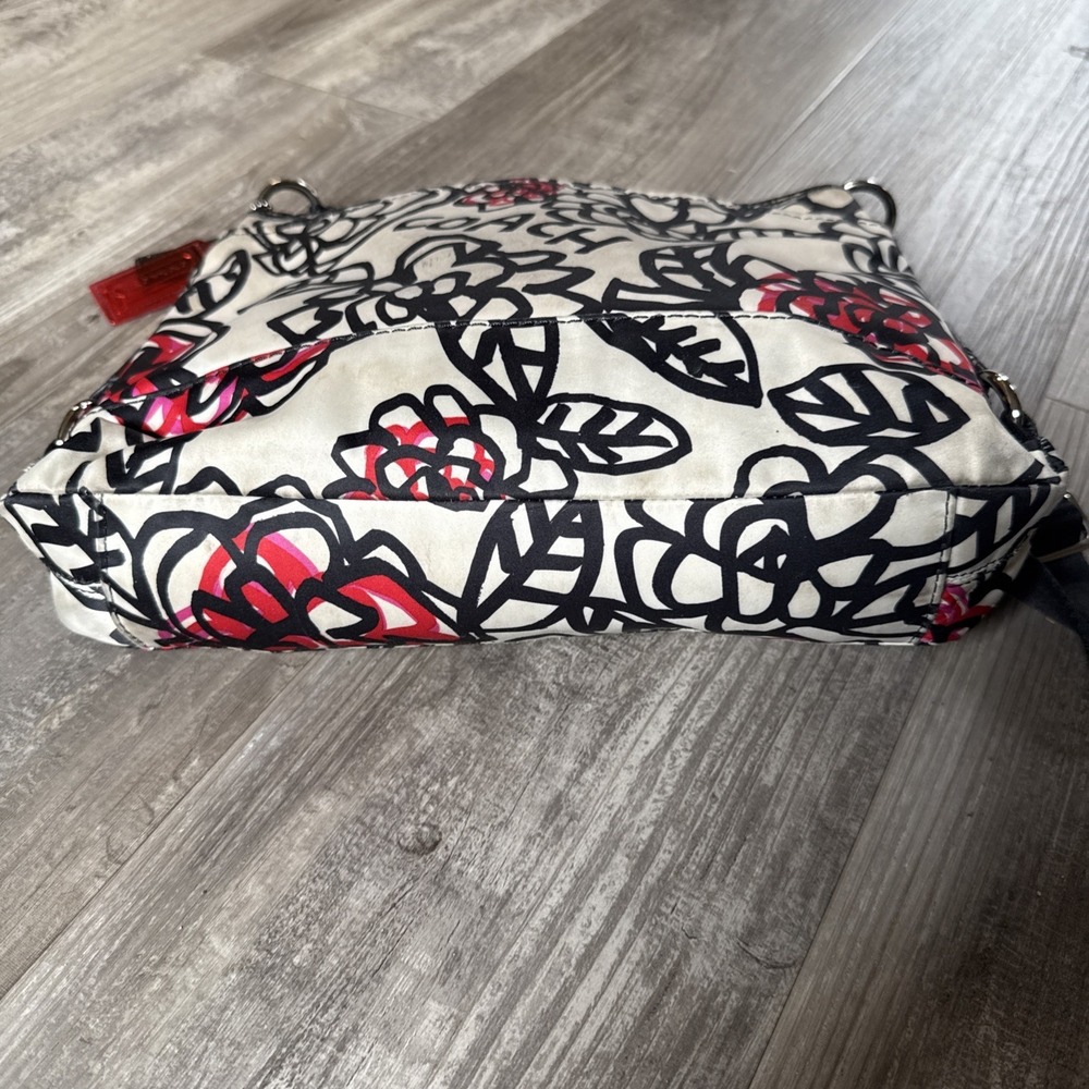 COACH‎ Graffiti Kyra Poppy Black White Red Sateen Shoulder Crossbody Bag F16864 - Picture 6 of 11